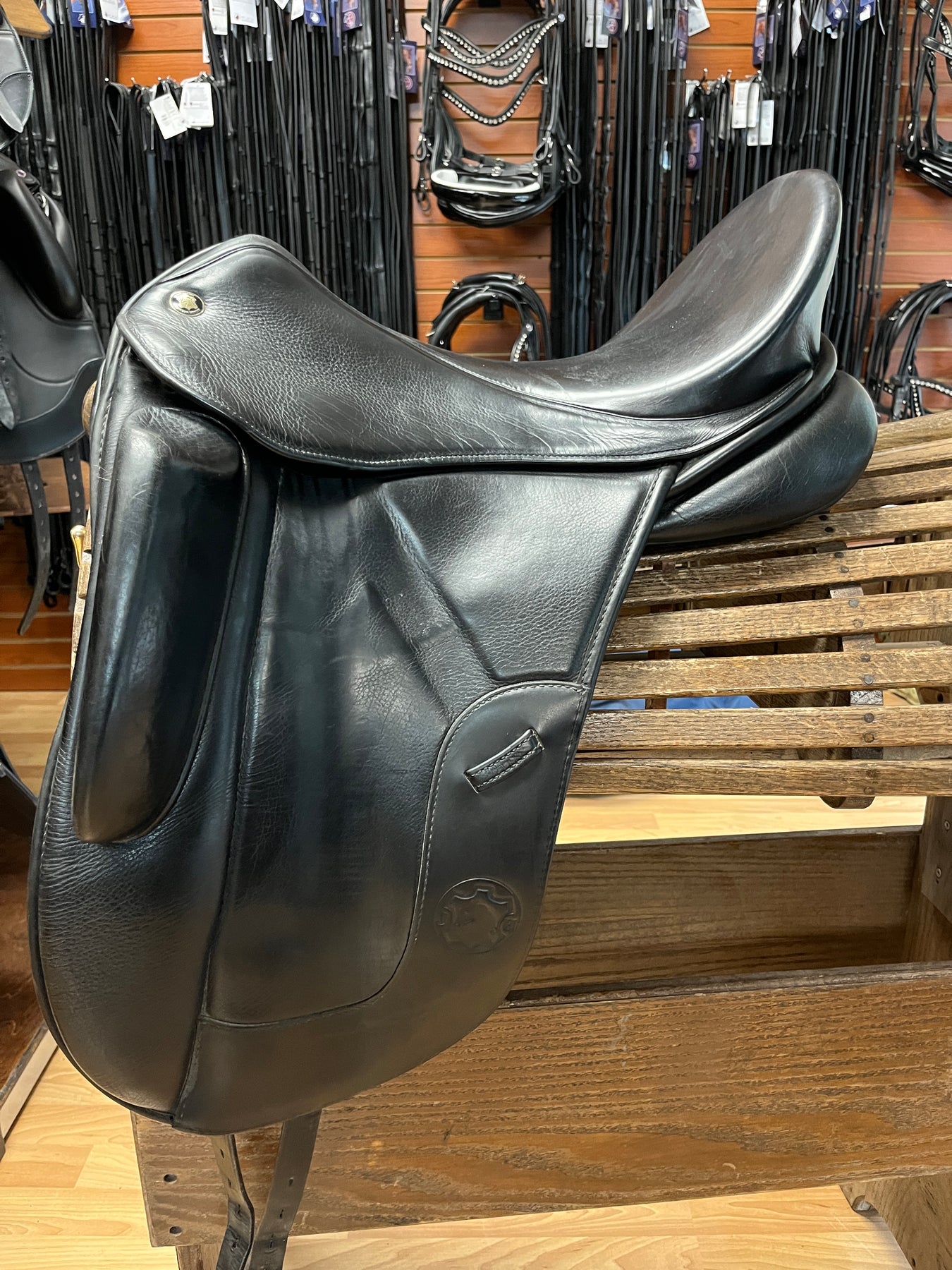 Used & Closeout Saddles