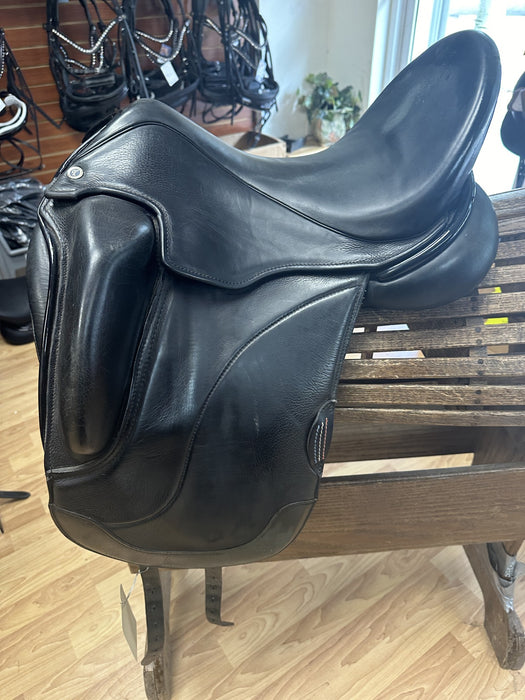 #117 - PRO 3 18" CLOSEOUT SADDLE